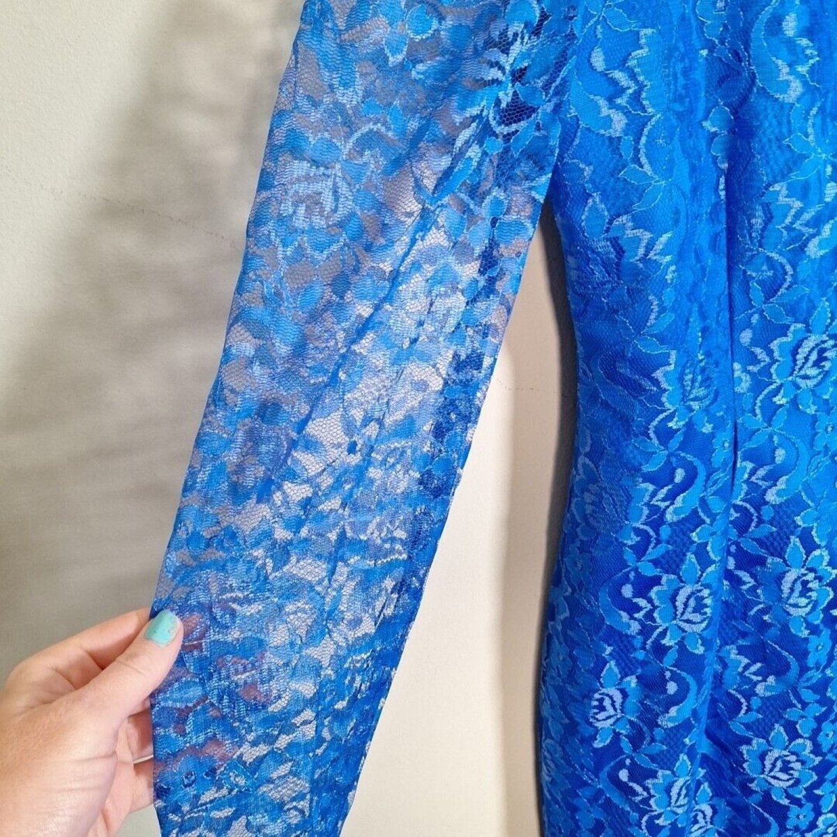 Vintage 70s/80s Blue Lace Sheer Sleeve Maxi Gown Women S/M - themallvintage The Mall Vintage
