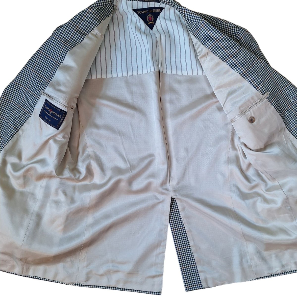 Vintage 90s/Y2K Tommy Hilfiger Check Plaid Sport Coat Blazer Jacket Men Size 40R - themallvintage The Mall Vintage