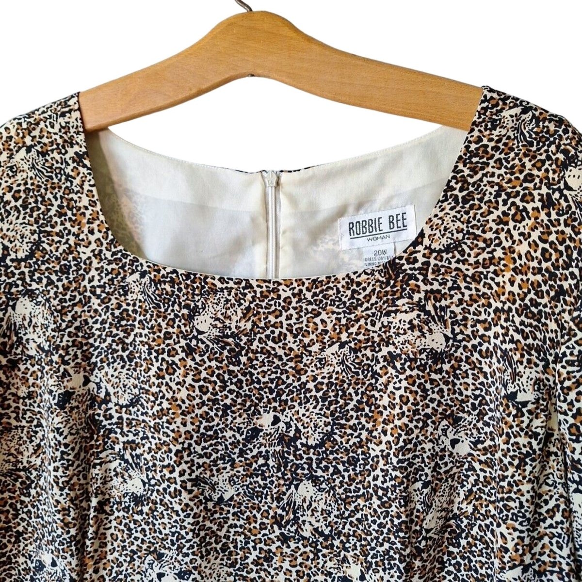 Vintage 90s Silk Leopard/Cheetah Print Dress Women Size 20W - themallvintage The Mall Vintage