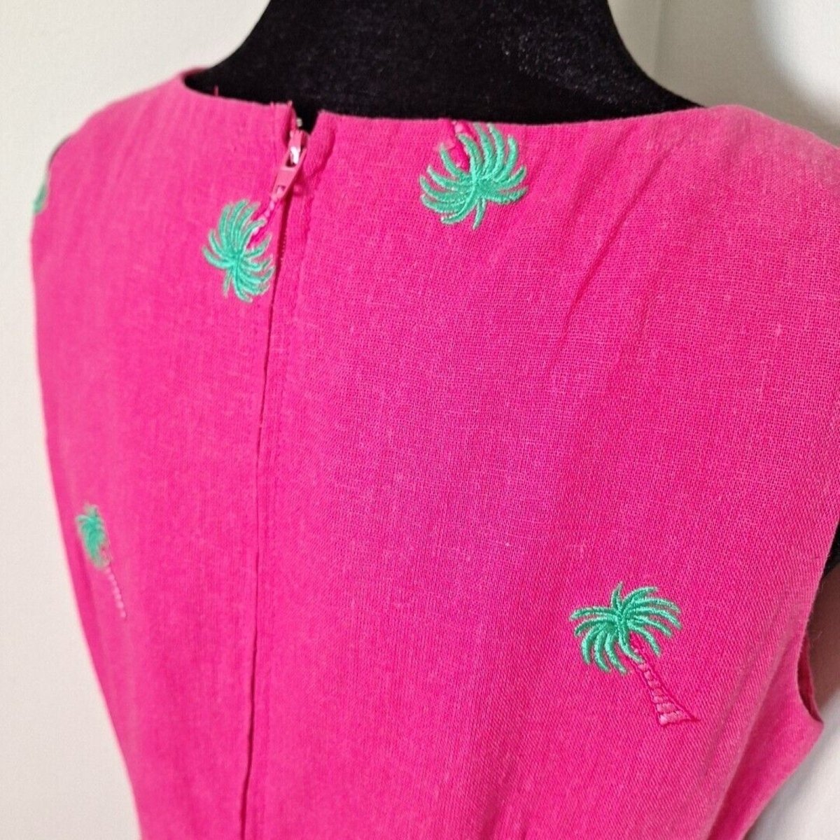 Y2K Hot Pink Linen Blend Palm Tree Embroidered Sheath Dress Women Size 6 Medium - themallvintage The Mall Vintage 1990s Dresses New Arrival