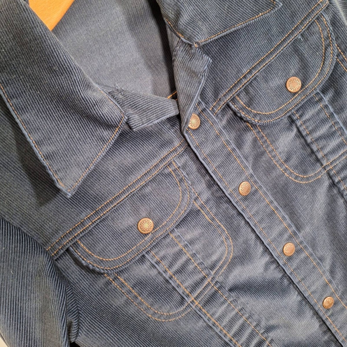 70s Big Kids Corduroy Shacket Size 14 Adult XS/S Chest 32-36 - themallvintage The Mall Vintage