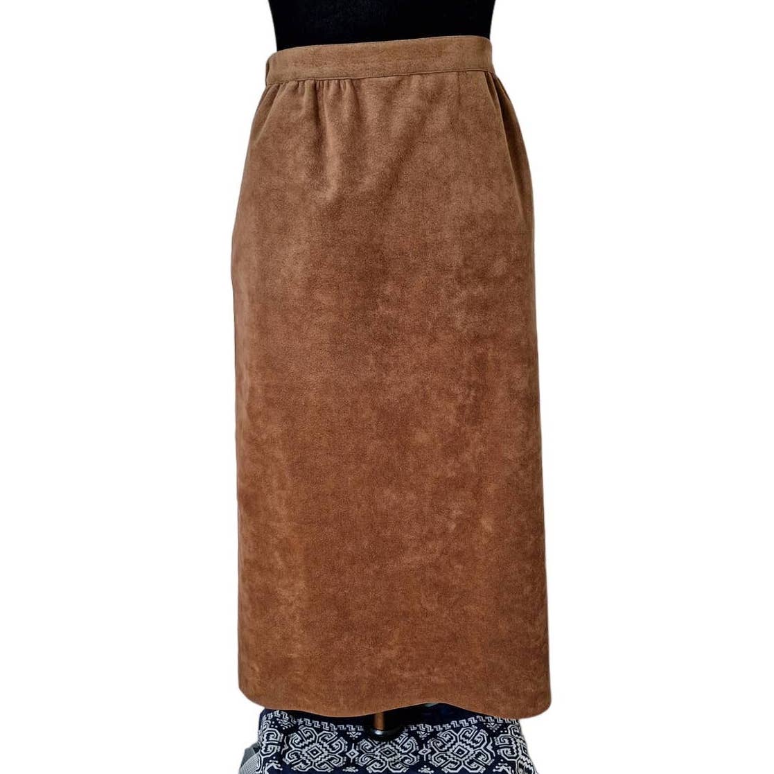 70s Brown Faux Suede Midi Skirt Size Medium Waist 27" to 31" - themallvintage The Mall Vintage