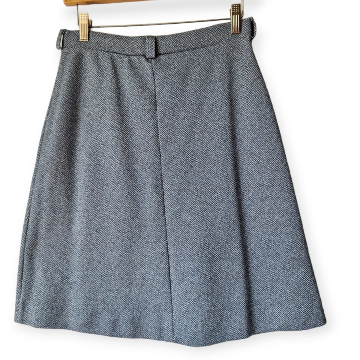 70s High Waist A Line Herringbone Skirt Medium waist 28" to 30" - themallvintage The Mall Vintage