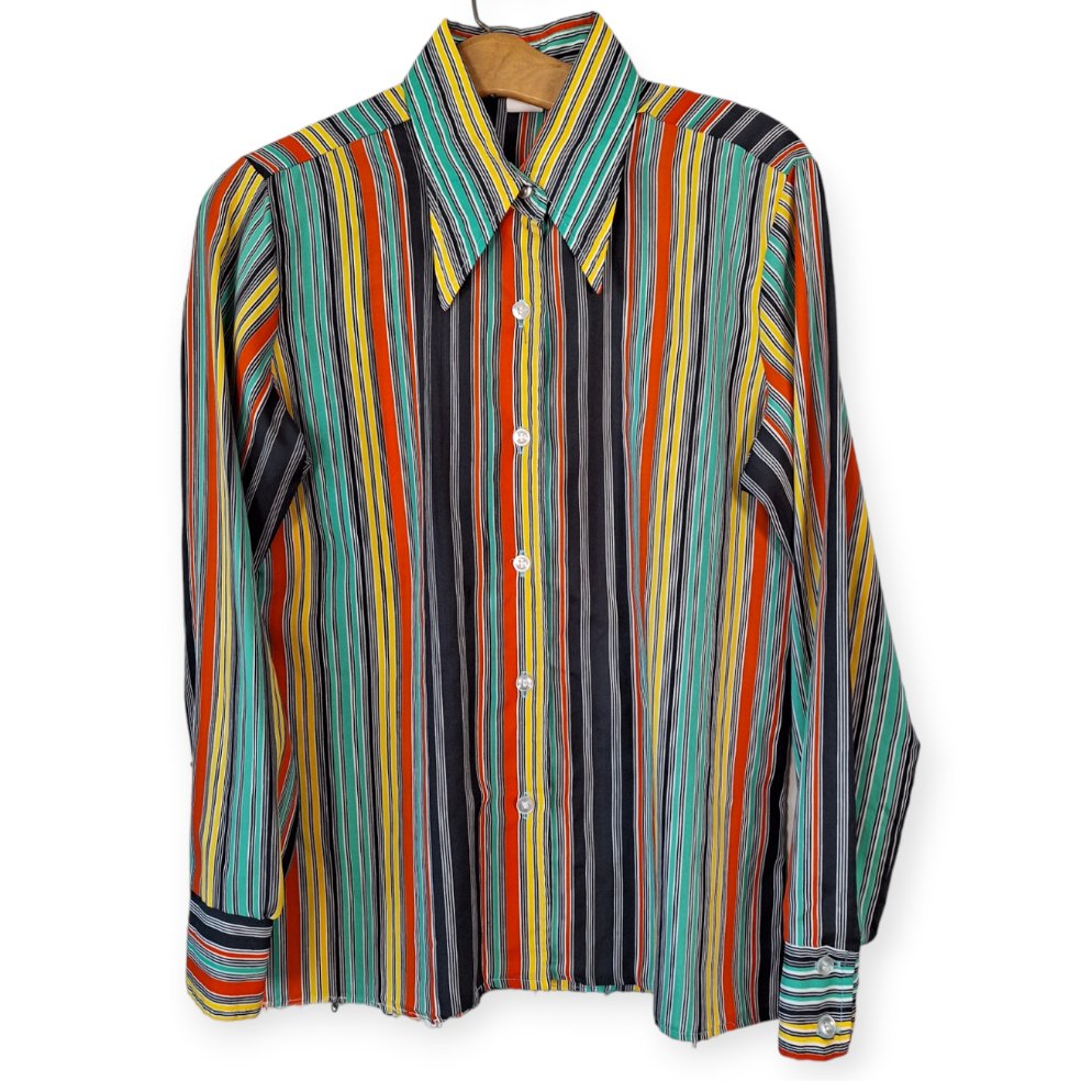 70s Striped Dagger Collar Button Up Shirt Bust/Chest up to 40" - themallvintage The Mall Vintage