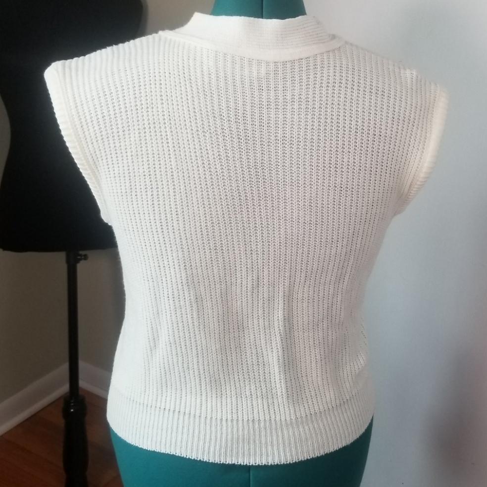 70s/80s Acrylic Knit Sweater Vest Bust/Chest 44" - themallvintage The Mall Vintage