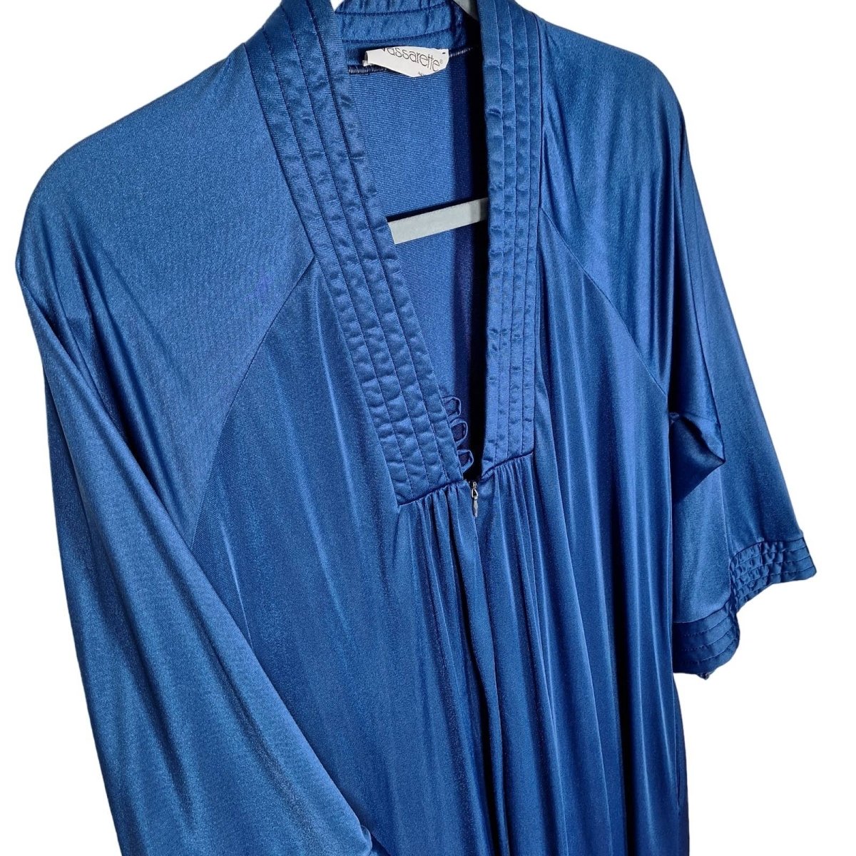70s/80s Blue Nylon Dressing Gown - themallvintage The Mall Vintage