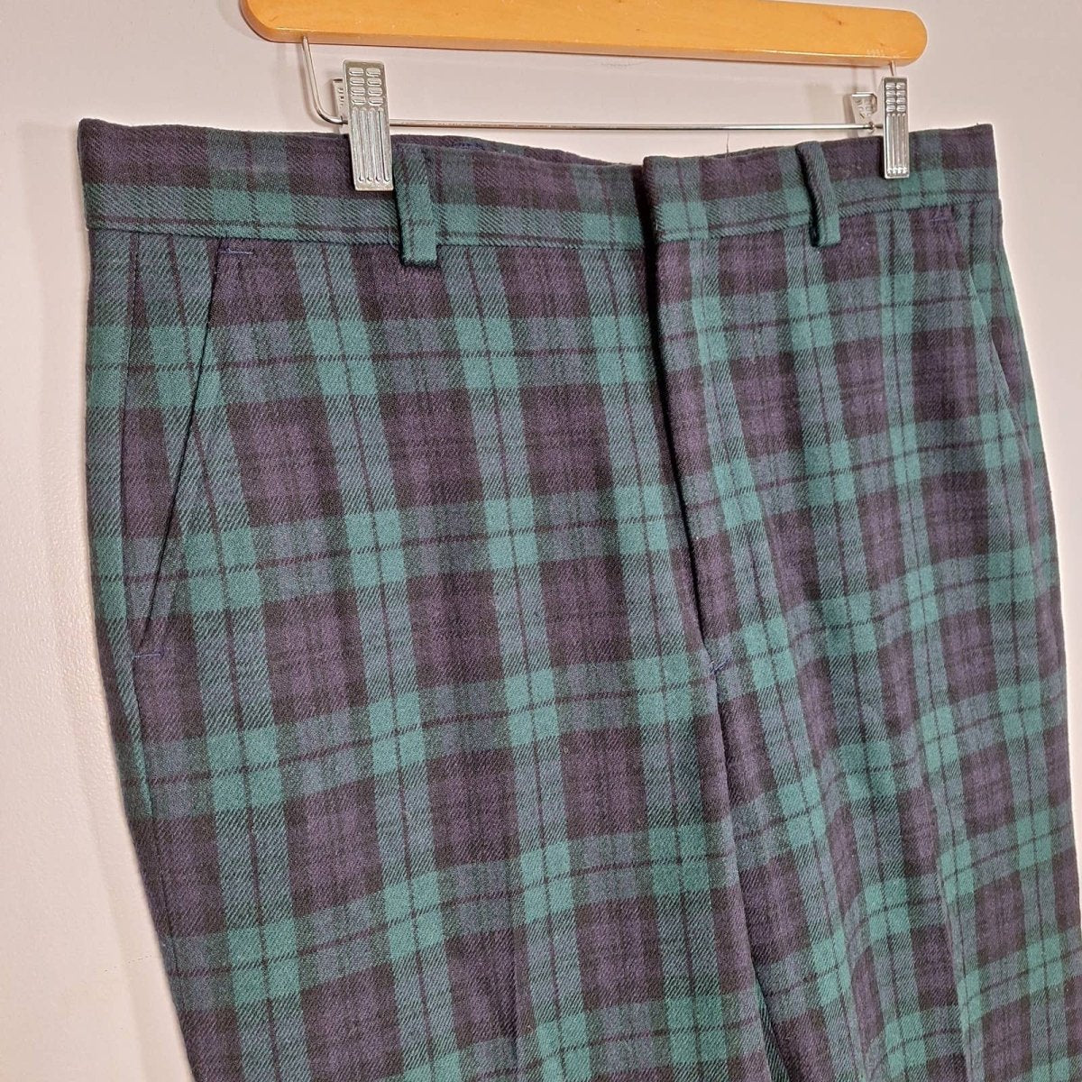 70s/80s Pendleton Wool Pants Green/Blue Plaid, USA, Size 36x29 - themallvintage The Mall Vintage
