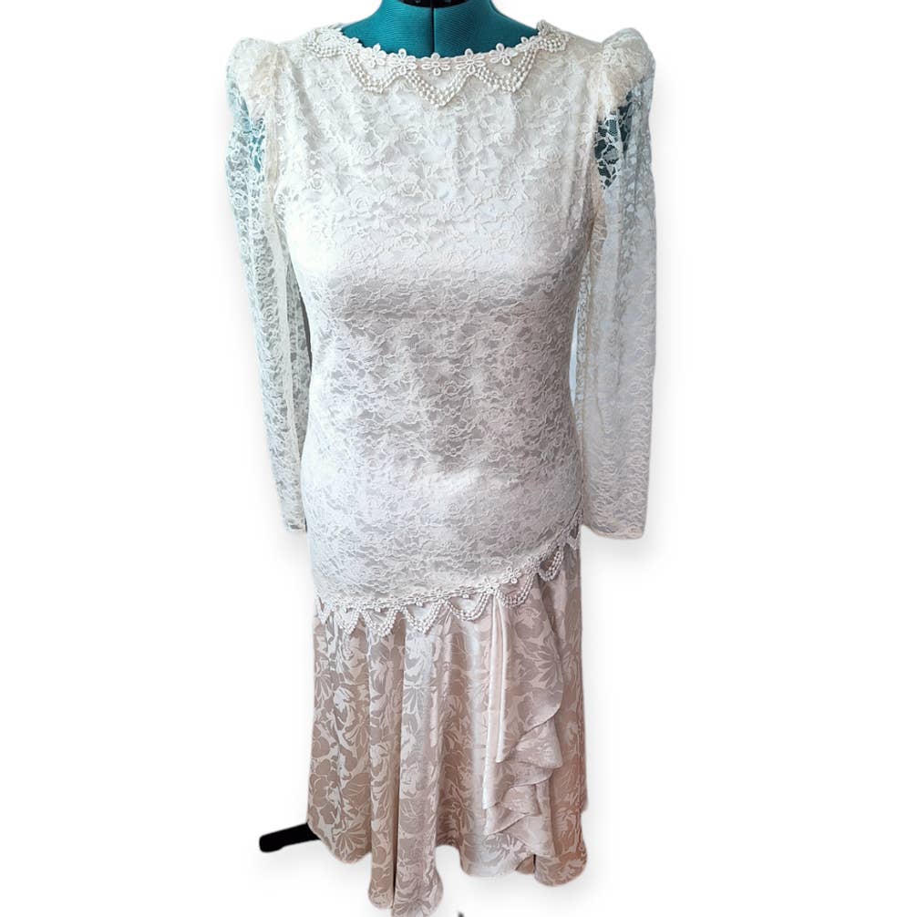 80s Lace Drop Waist Dress Size Medium to Large - themallvintage The Mall Vintage
