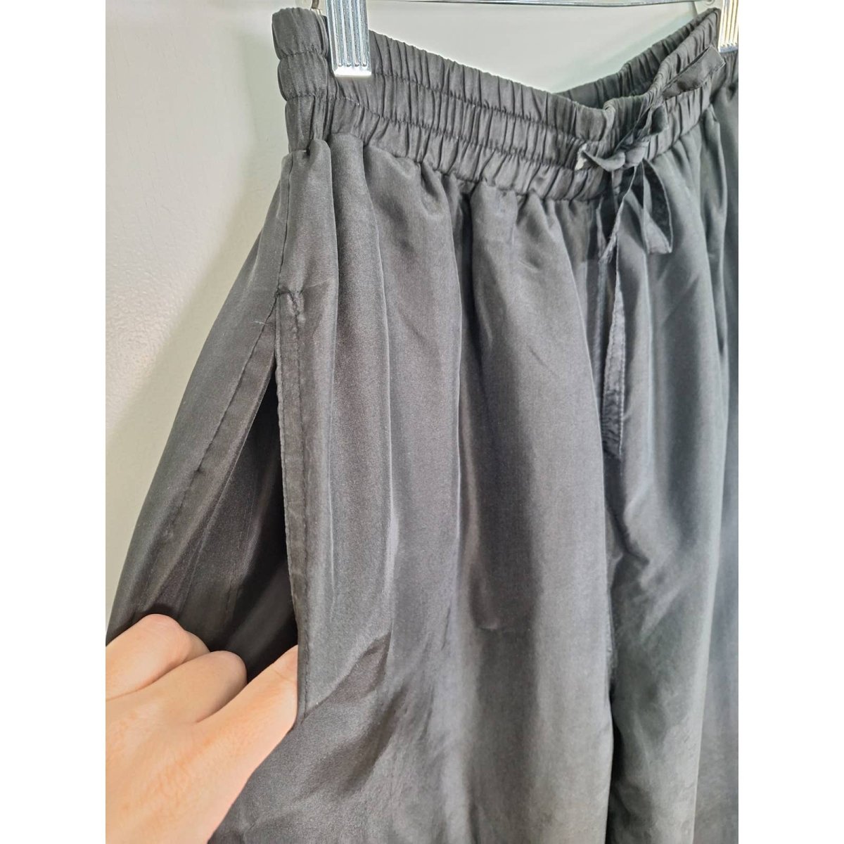 80s/90s All Silk Drawstring Pants Size M/L Waist 27-38" - themallvintage The Mall Vintage