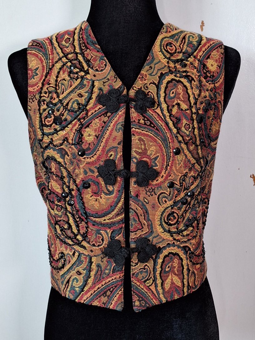 80s/90s Beaded Tapestry Vest by Andrea Jovine - themallvintage The Mall Vintage