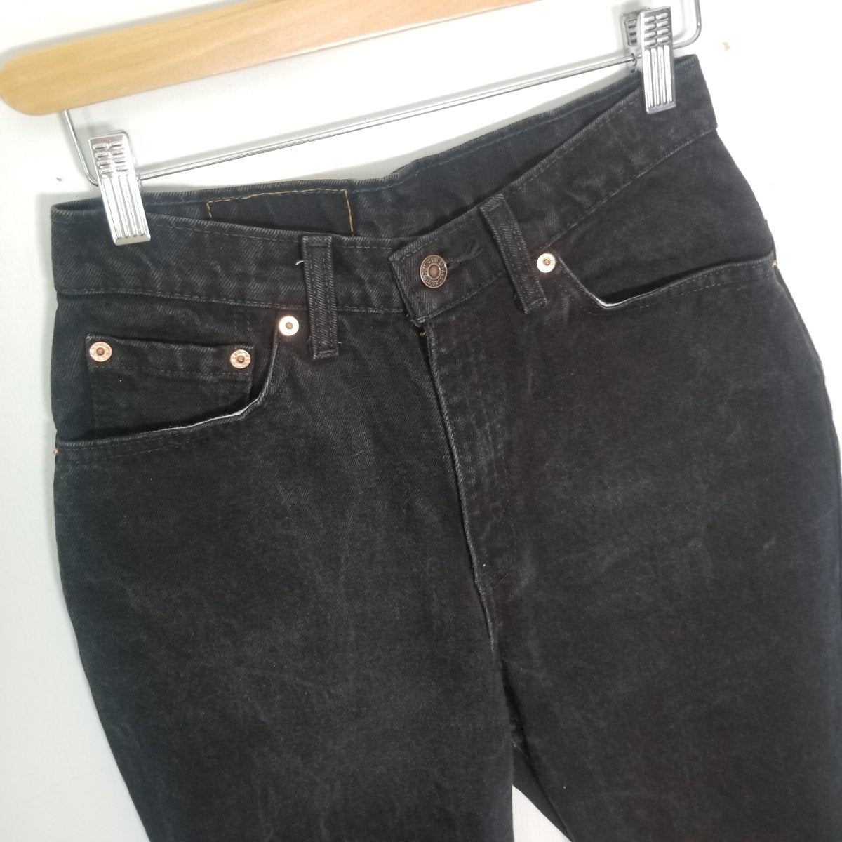 80s/90s Levi's 512 Slim & Tapered - Black Stone Wash 28x32 - themallvintage The Mall Vintage
