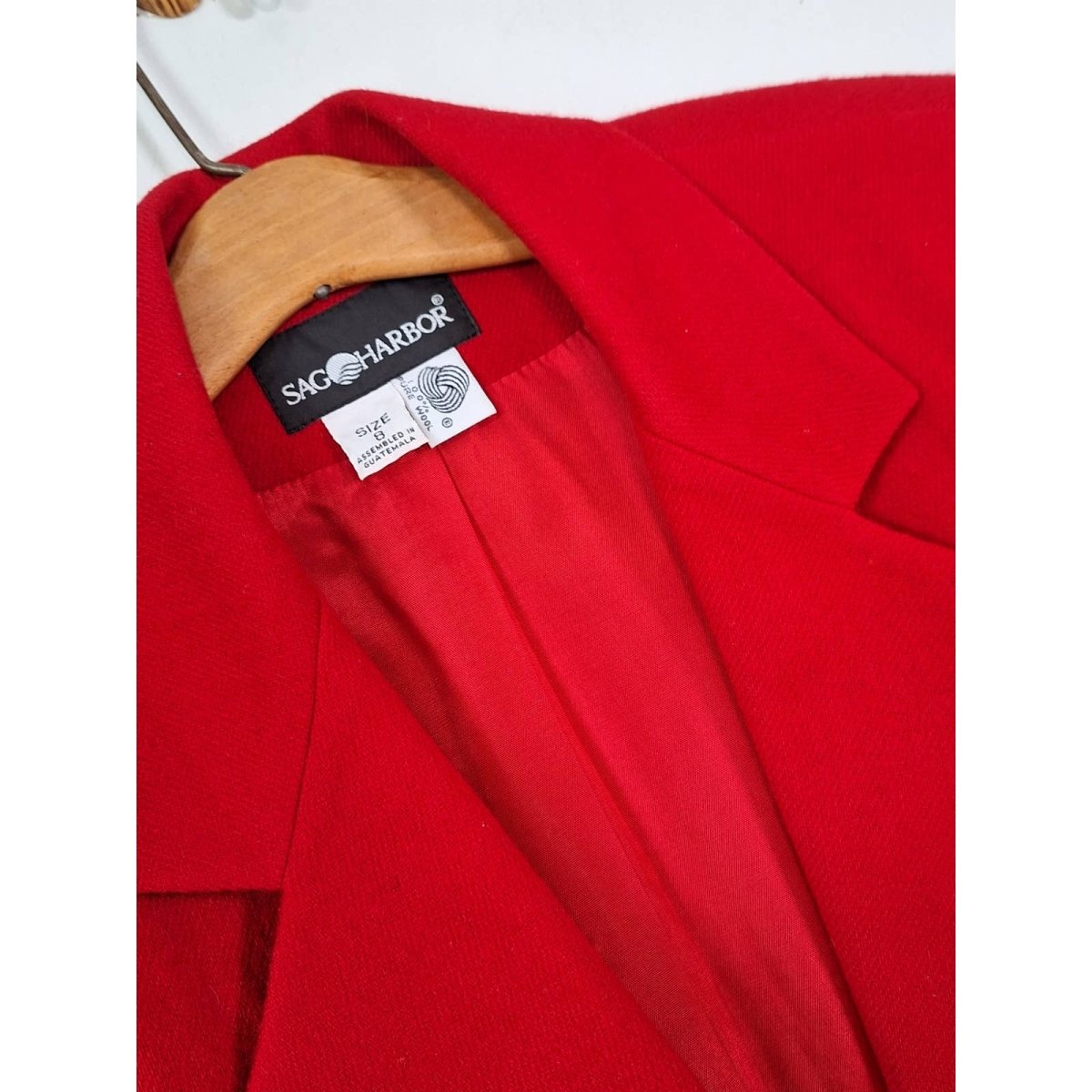 80s/90s Oversized Cherry Red Wool Blazer Size 8 Chest up to 44 - themallvintage The Mall Vintage