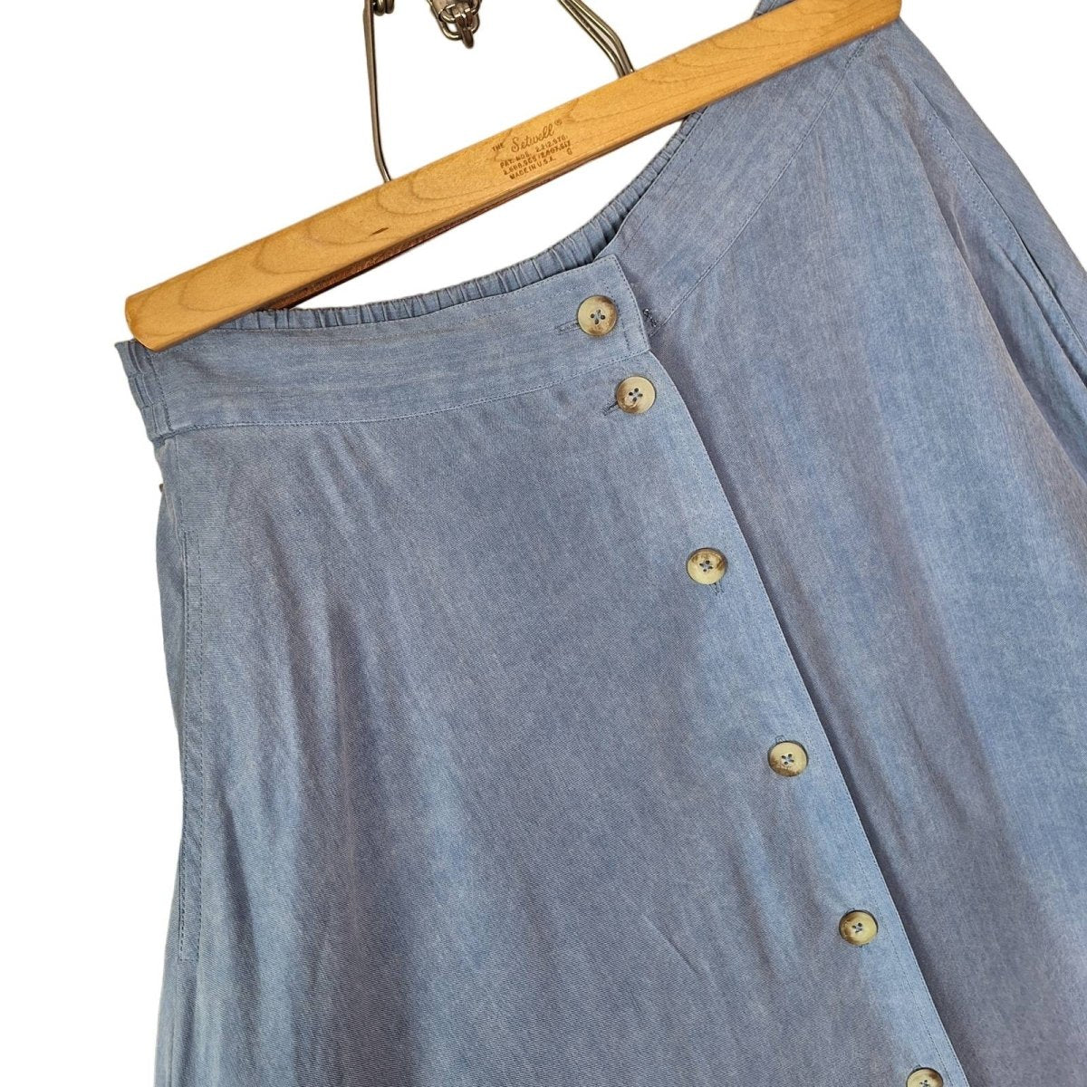 90s Chambray Silk Button Front Midi Skirt S/M Waist 28-32 - themallvintage The Mall Vintage