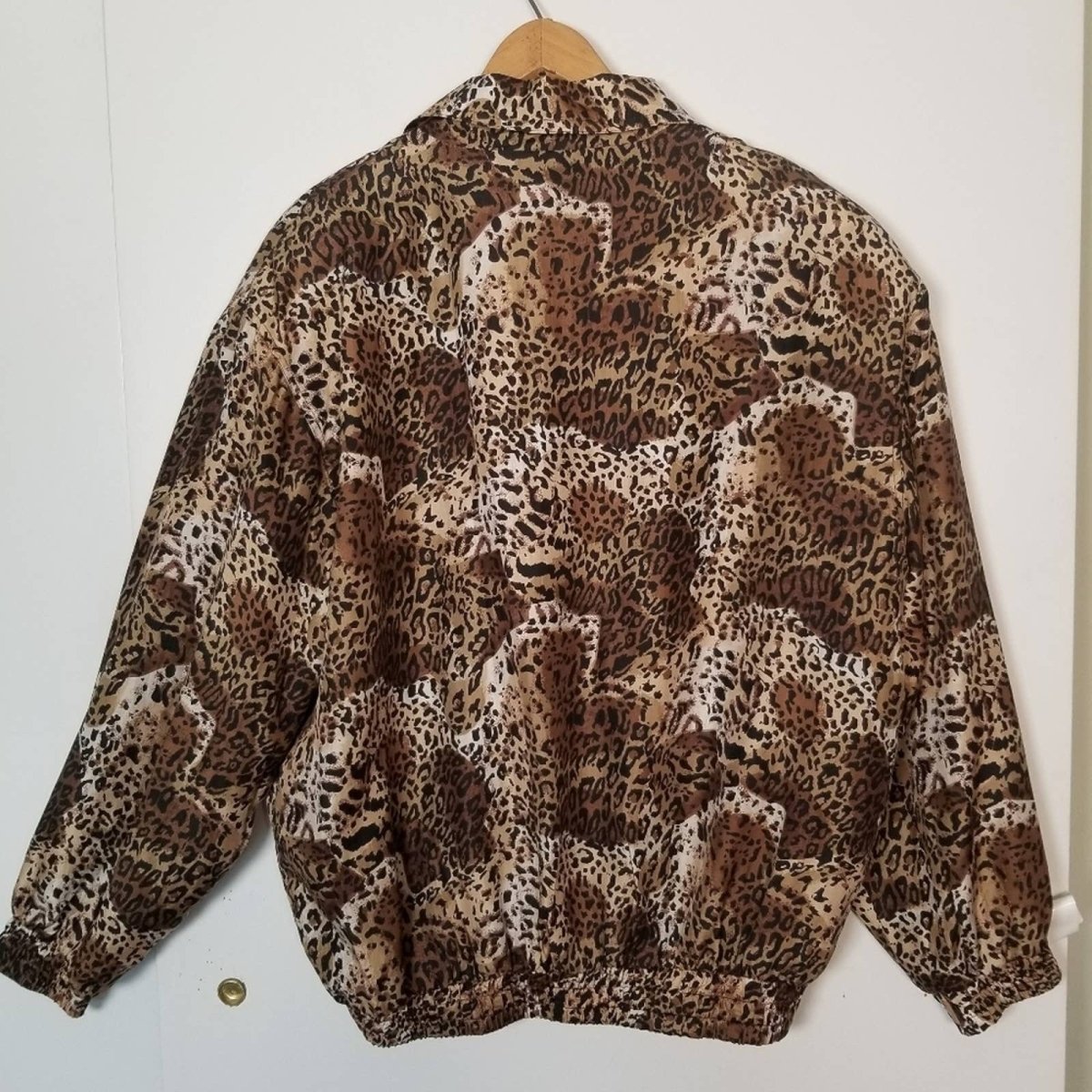 90s Silk Cheetah Bomber Large - themallvintage The Mall Vintage