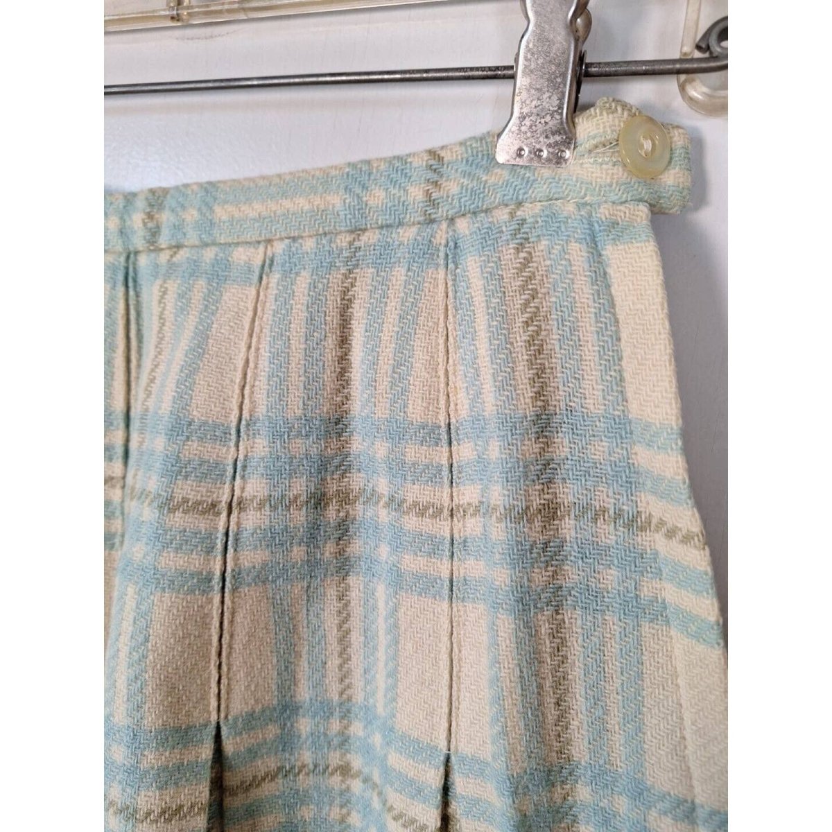 Vintage 1960s Wool Plaid Knee Length Pleated Skirt Women's Size XS Waist 25" - themallvintage The Mall Vintage