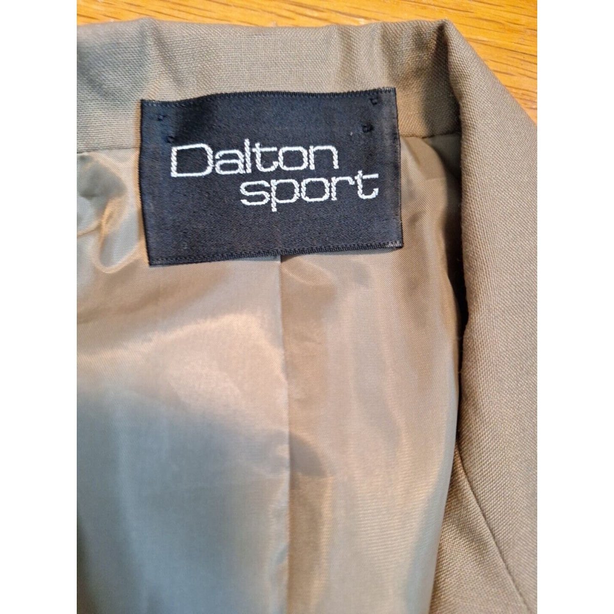 Vintage 1980s Dalton Lightweight Wool Khaki Skirt Suit Women Size S/M - themallvintage The Mall Vintage