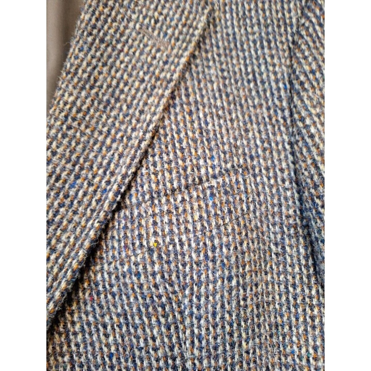 Vintage 2 Button Harris Tweed Scottland Sport Coat Men Size 42R-43R - themallvintage The Mall Vintage
