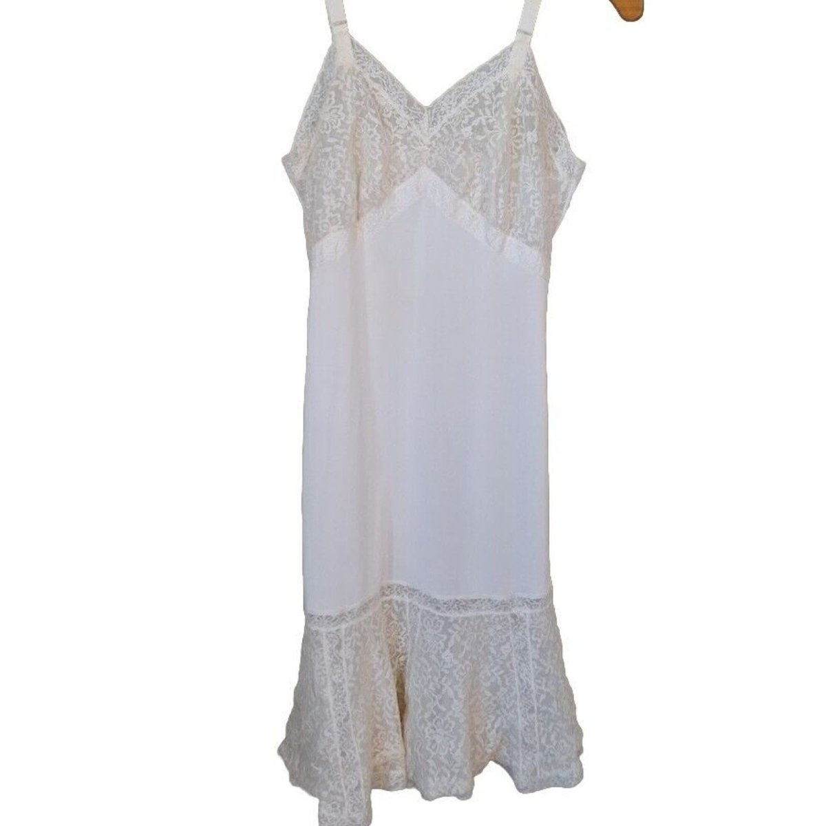 Vintage 50s/60s Off-White Slip w/ Sheer Lace Bodice and Hem Women Size 34 AS IS - themallvintage The Mall Vintage
