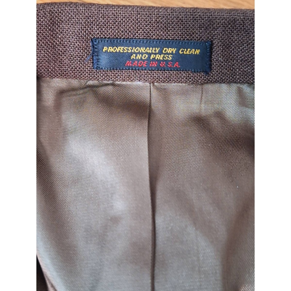 Vintage 70s Brown Gold Button Sport Jacket Blazer Men's Size 40-42 Short - themallvintage The Mall Vintage