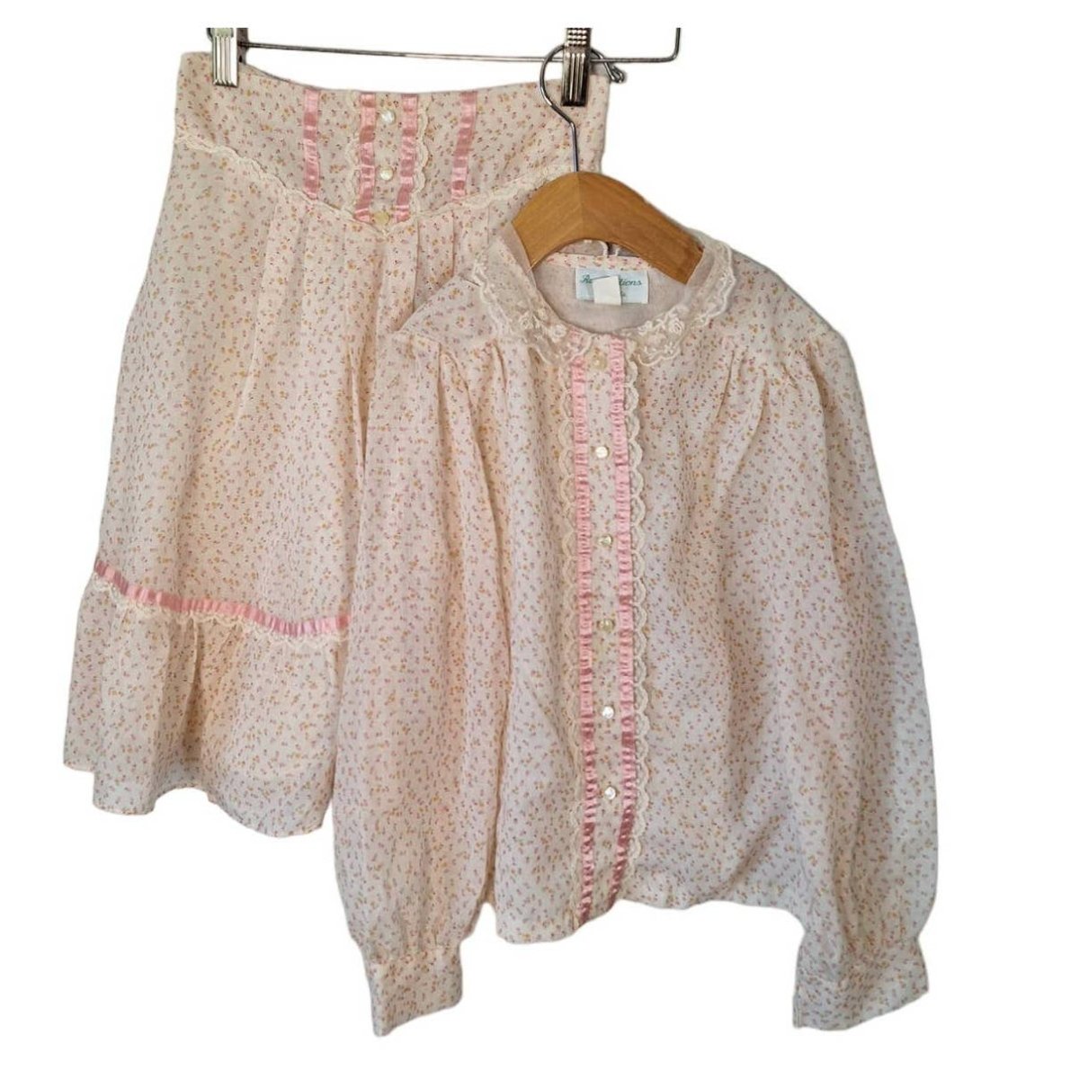 Vintage 70s Kids Prairie Skirt and Blouse Set Girls Size 8 - themallvintage The Mall Vintage