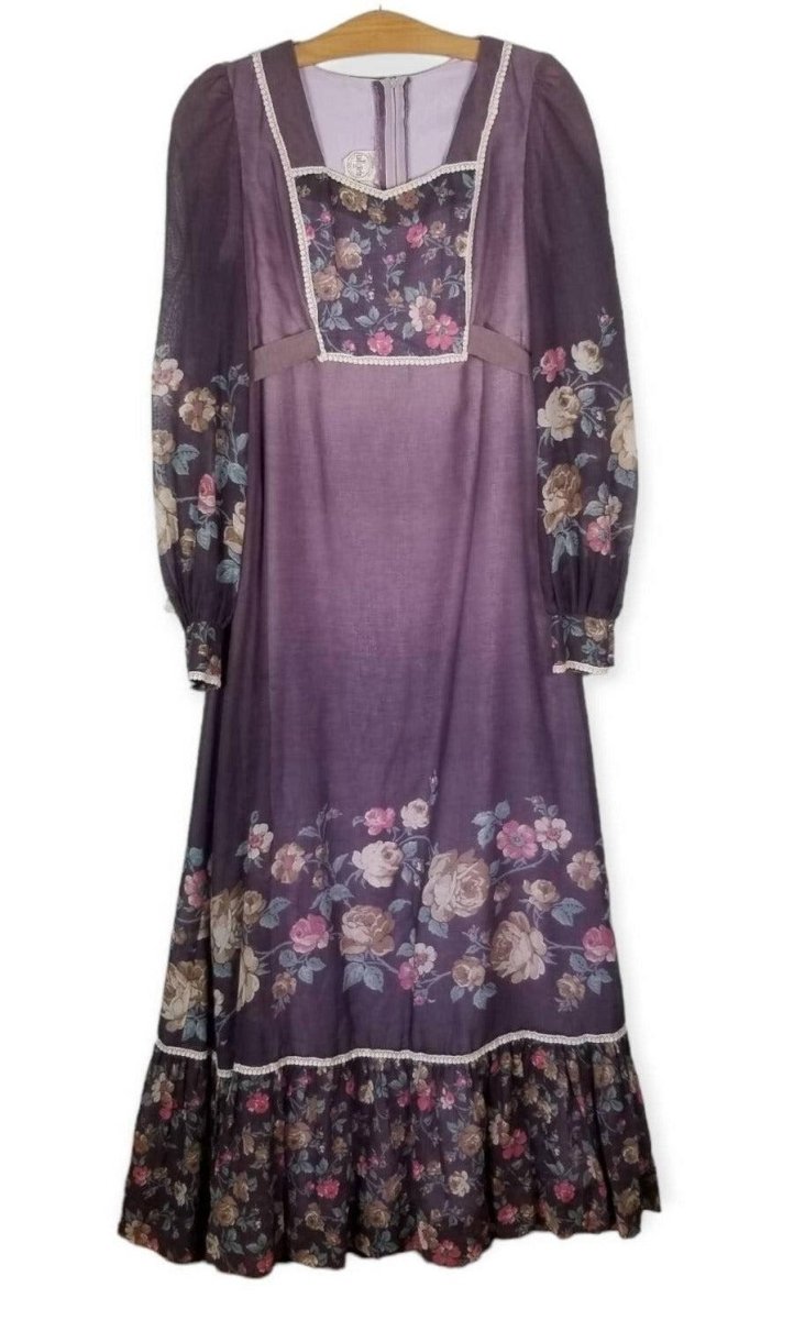 Vintage 70s Purple Floral Prairie Dress 15 Tall M/L - themallvintage The Mall Vintage