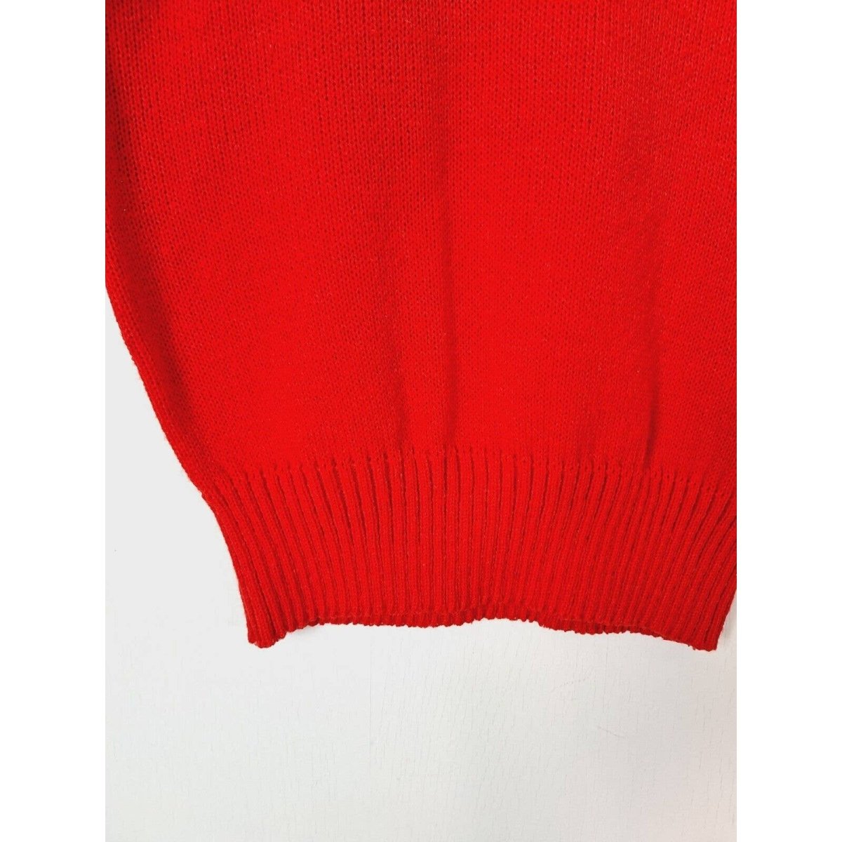 Vintage 70s/80s Red Pullover Crewneck Sweater Size XS/S - themallvintage The Mall Vintage