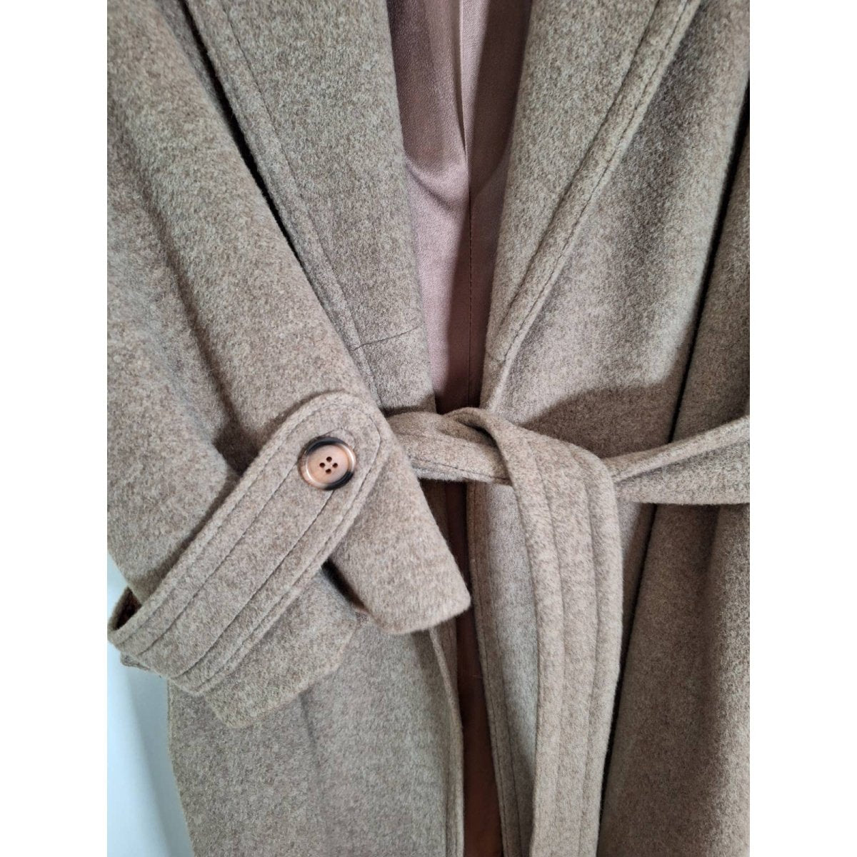Vintage 70s/80s Taupe 100% Cashmere Coat Size S/M - themallvintage The Mall Vintage