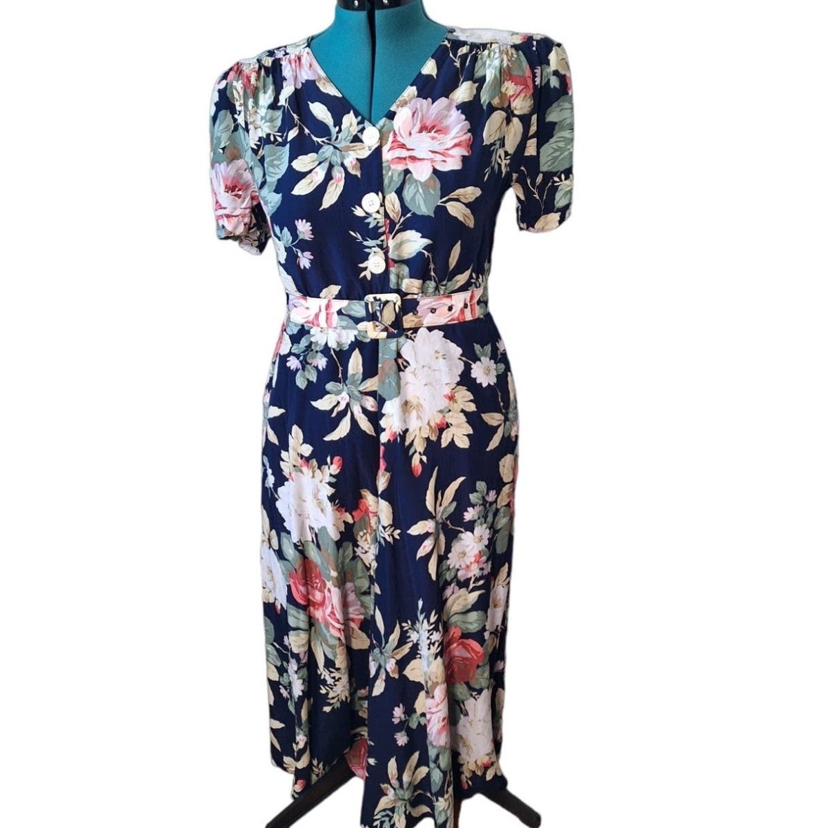 Vintage 80s does 40s Navy Floral Rayon Dress Women Size Medium - themallvintage The Mall Vintage