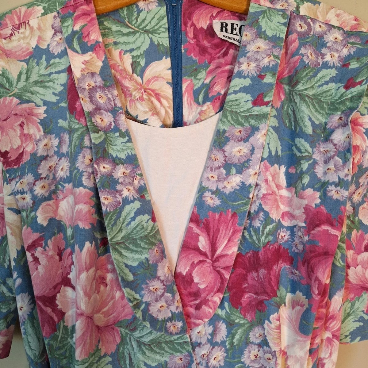 Vintage 80s Floral Cotton Midi Day Dress w/belt Women Size Medium - themallvintage The Mall Vintage