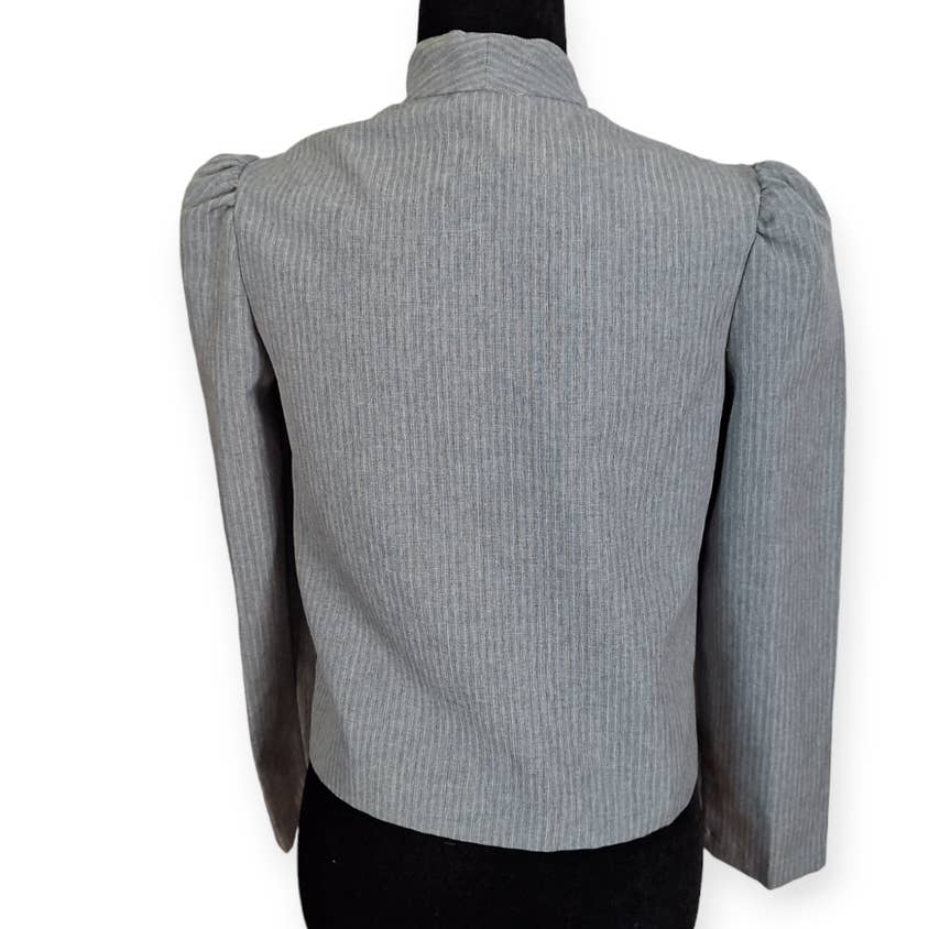Vintage 80s Gray Pinstripe Puff Sleeve Cropped Jacket Women's Small 5/6 - themallvintage The Mall Vintage