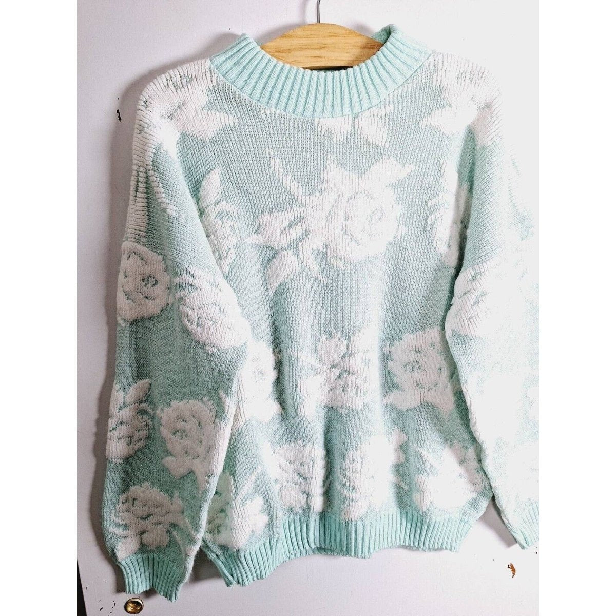 Vintage 80s Pastel Rose Metallic Sweater, Mint Green, Size M-XL - themallvintage The Mall Vintage