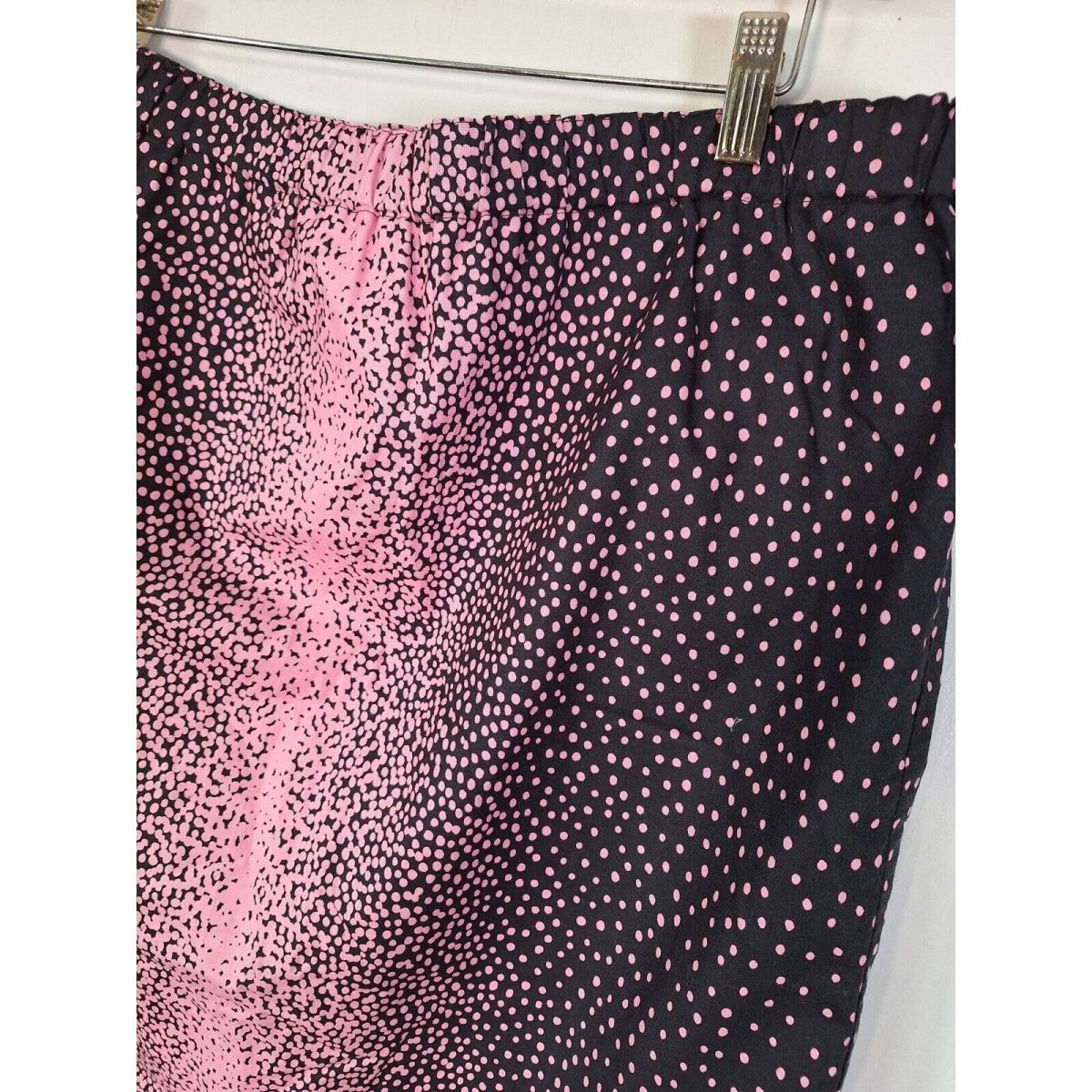 Vintage 80s Pink and Black Gradient Polka Dot Straight Midi Skirt Women's Size L/XL/1X Waist 36" to 44" - themallvintage The Mall Vintage