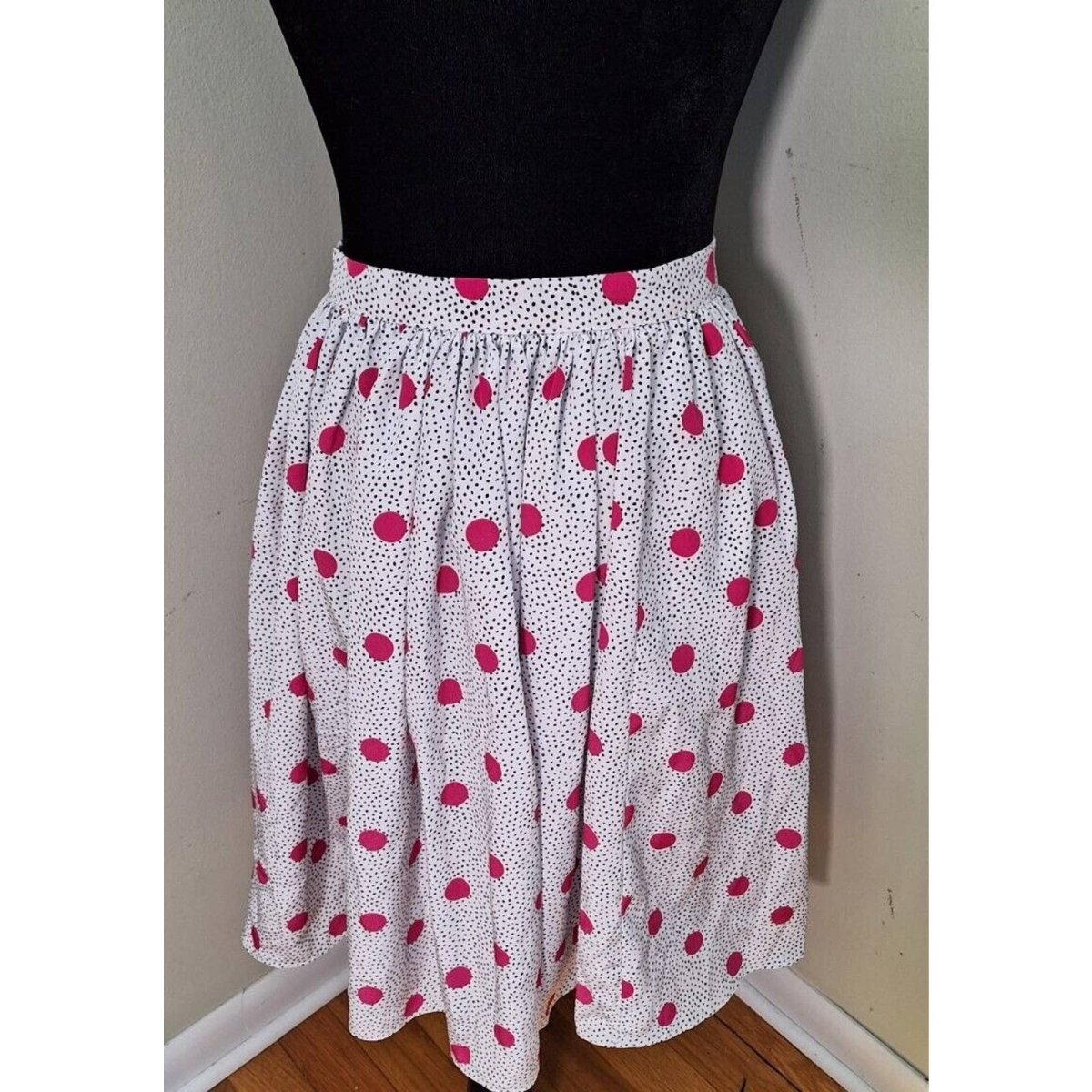 Vintage 80s Pink Polka Dot Skirt Size XS Waist 25" - themallvintage The Mall Vintage