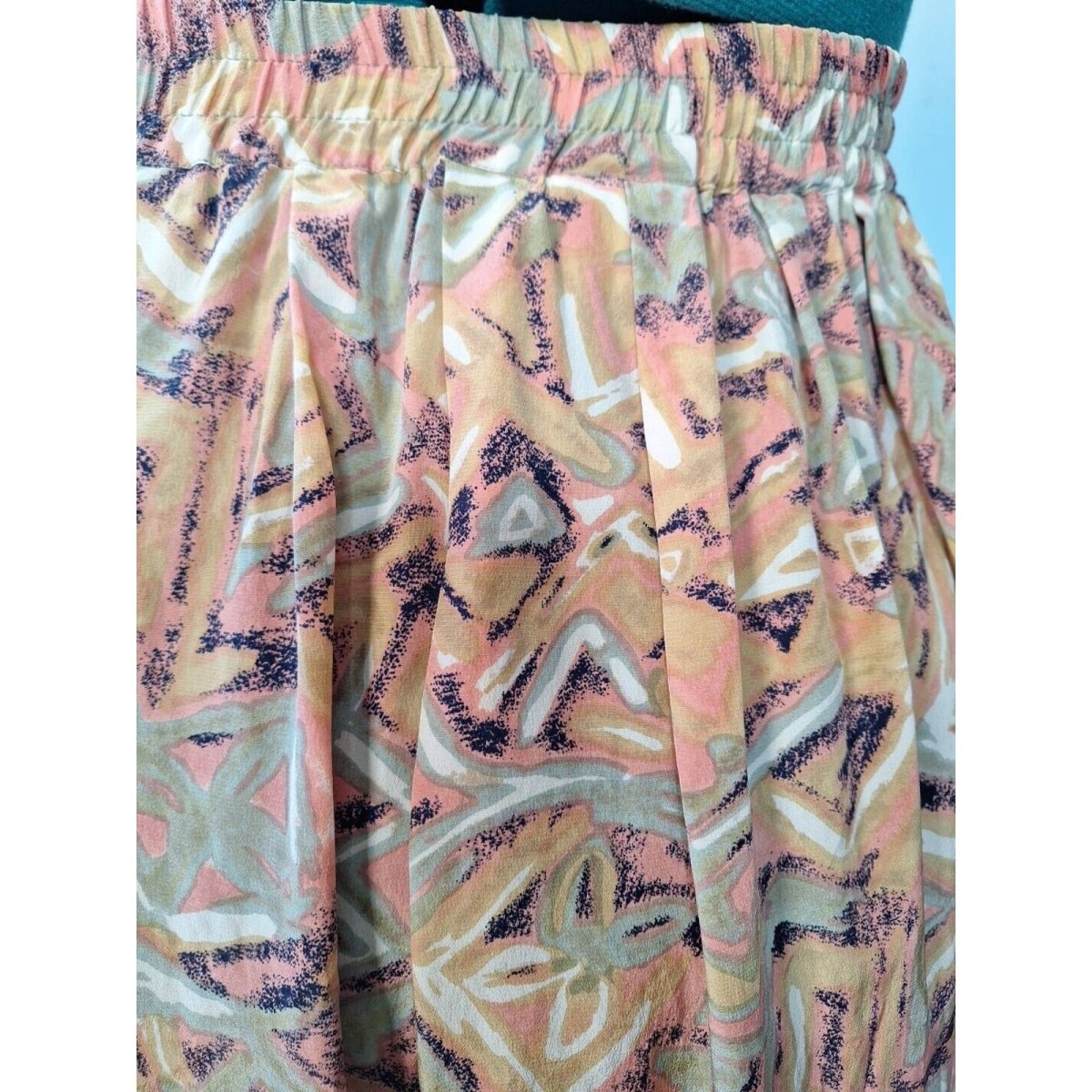 Vintage 80s Silk Abstract Print Skirt Women Size 14 - themallvintage The Mall Vintage