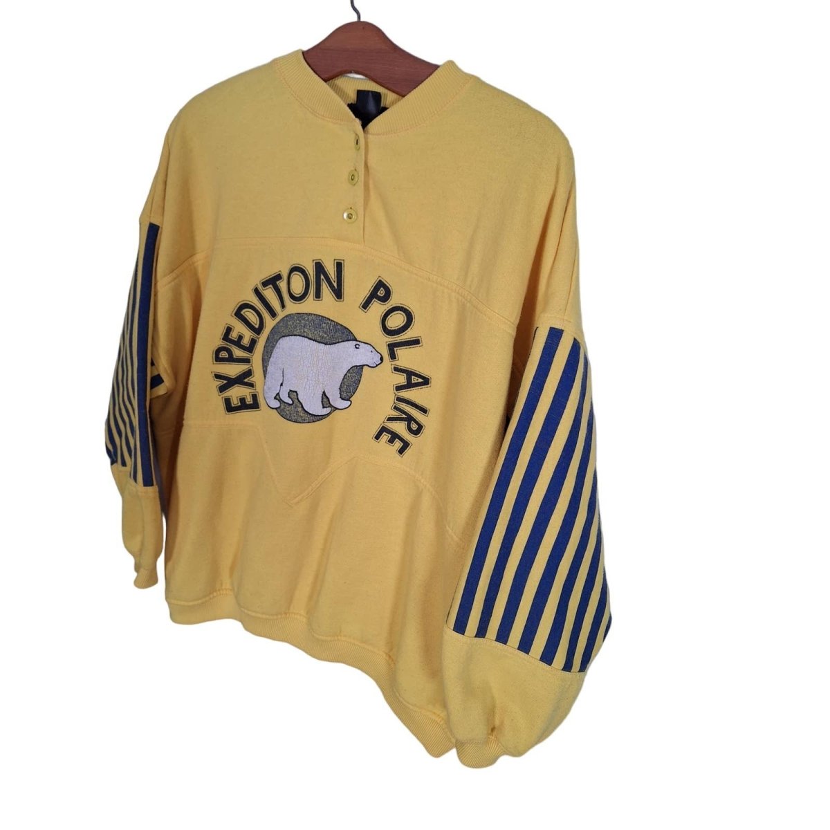 Vintage 80s Slouchy Yellow Polar Bear Crewneck Sweatshirt Unisex Size L/XL Chest 50" - themallvintage The Mall Vintage