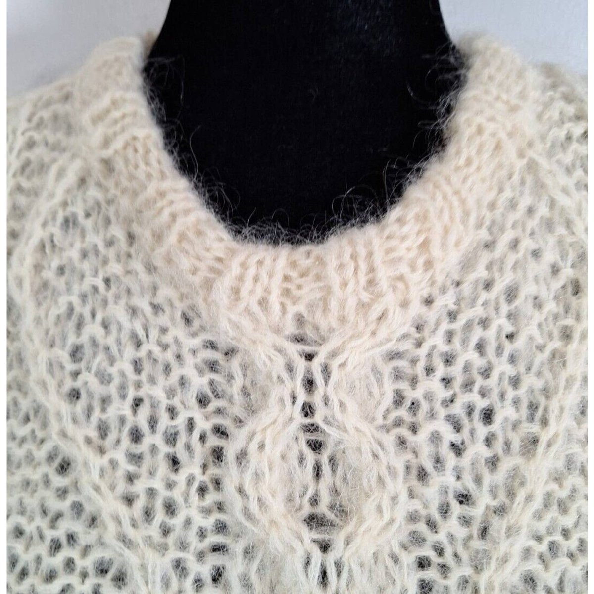 Vintage 80s/90s Cream Loose Knit Italian Wool Blend Sweater Women's Size M - themallvintage The Mall Vintage