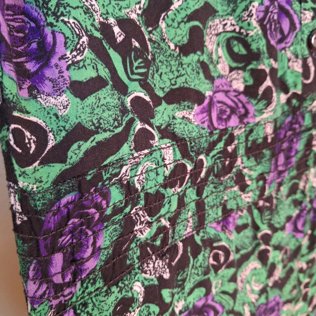 Vintage 80s/90s Purple/Green Rose Print Rayon Jumpsuit Women Size S/M - themallvintage The Mall Vintage