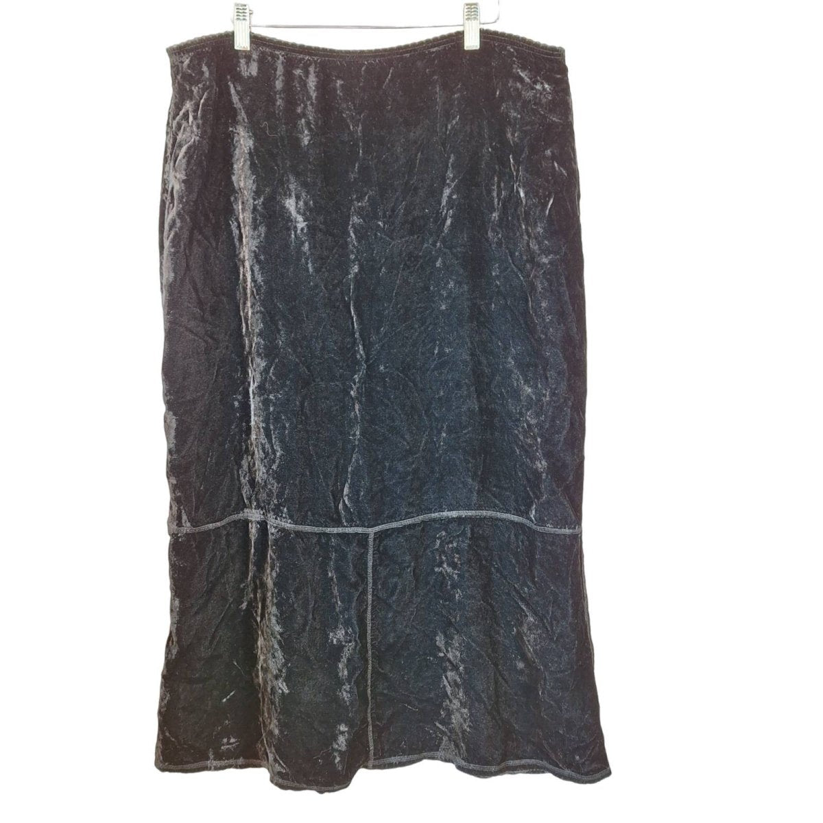Vintage 90s/Y2K Black Velvet Midi/Maxi Skirt Women's Size 18 Waist 40" - themallvintage The Mall Vintage
