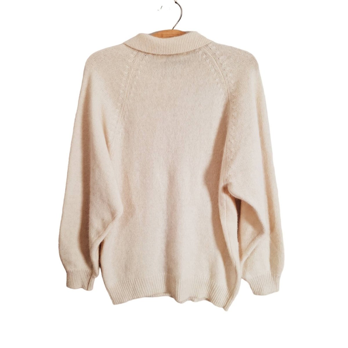 Vintage Angora/Lamb's Wool Collared Sweater Women's Size Medium - themallvintage The Mall Vintage