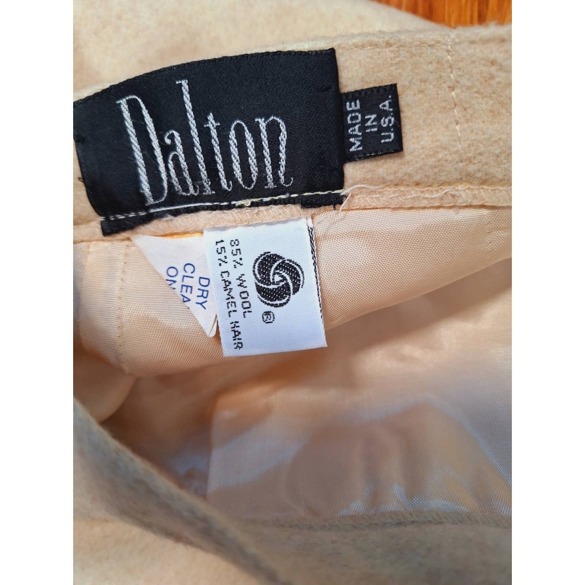 Vintage Dalton Camel Hair and Wool Skirt Women's Size 8 Medium Waist 30" - themallvintage The Mall Vintage